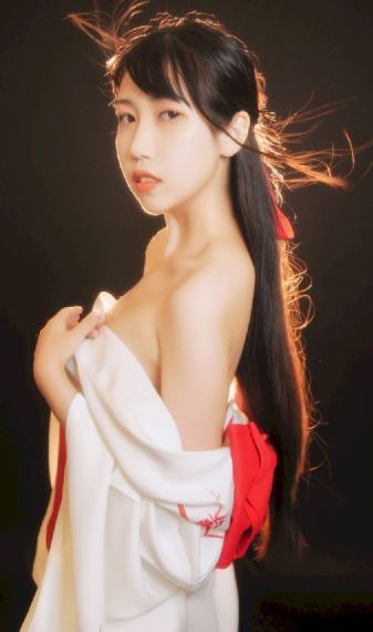 1秒流鼻血的女性胸片视频_高清蓝光在线观看
