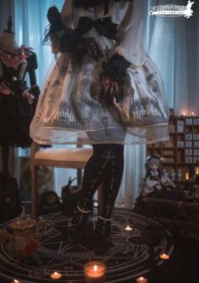 亚洲女同自慰专区_720高清完整版